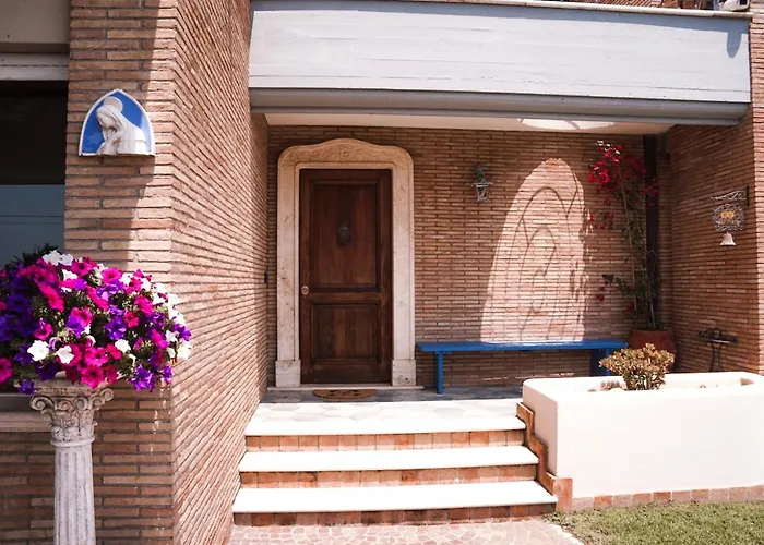Villa Attoni Di Canossa Anzio